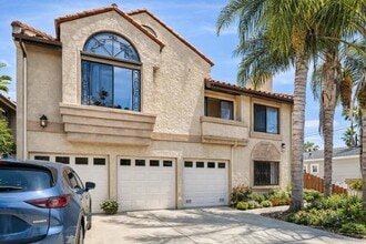 Building Photo - 4111 Iowa St