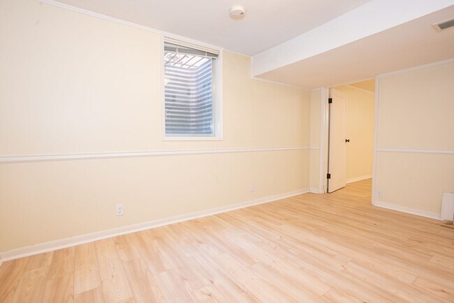 Building Photo - Beautiful Magnolia Brick close to village ...