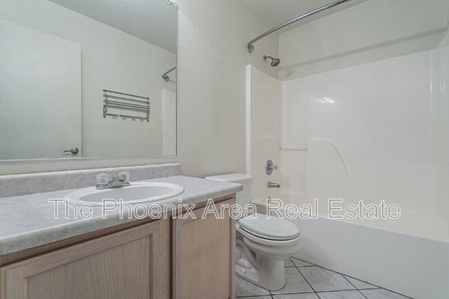 Building Photo - 663 S Colonial Ct