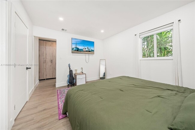 Building Photo - 1320 NE 210th Terrace