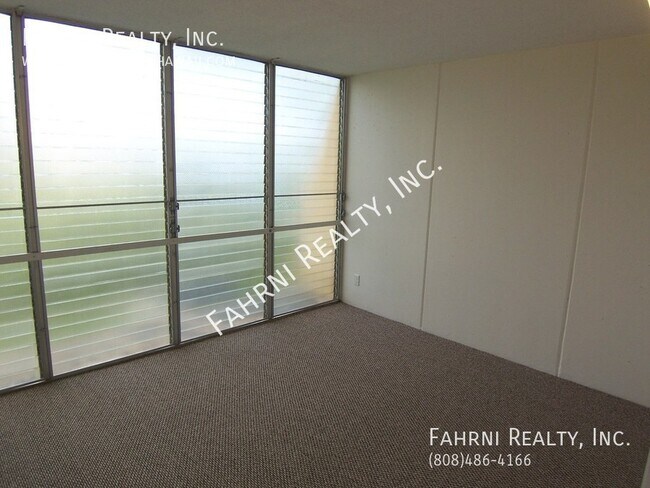 Building Photo - 95-2052 Waikalani Place B-207-