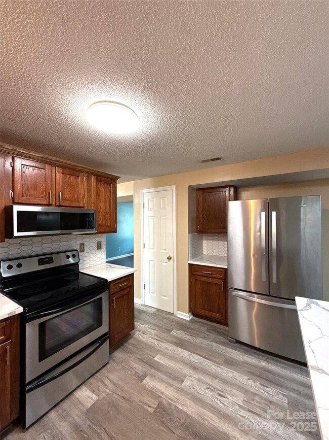 Building Photo - 2015 Bantry Ln