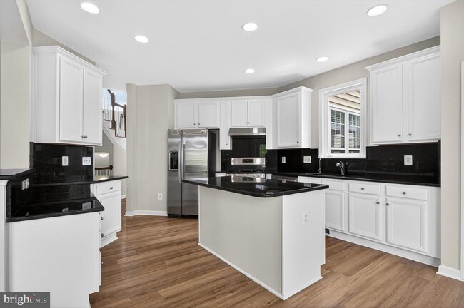 Building Photo - 42071 Pepperbush Pl