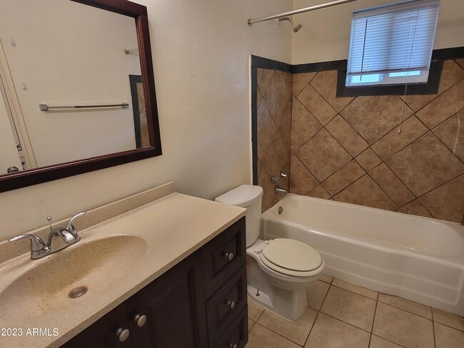 Building Photo - 1851 E Yale St