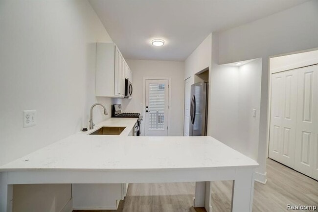 Building Photo - 3426 Primary St