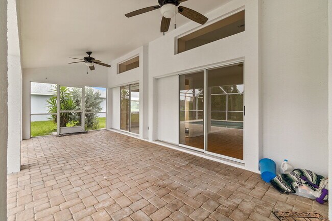 Building Photo - 1040 Bay Harbor Dr