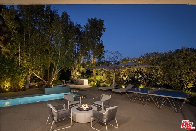 Building Photo - 8080 Laurel View Dr