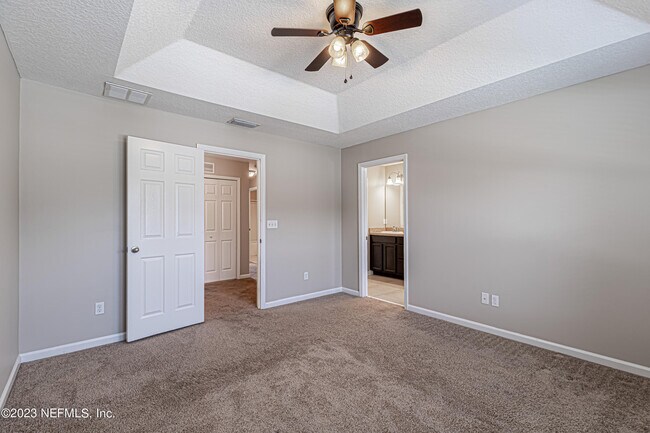 Building Photo - 3861 Aubrey Ln