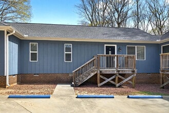 Building Photo - 5367 Wayne St