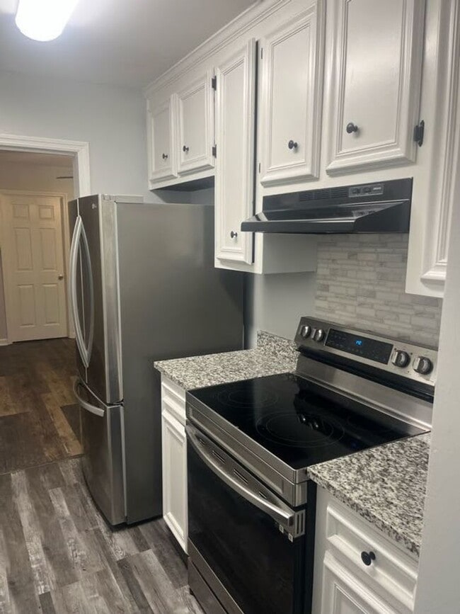 Building Photo - Available now. Beautifully Remodeled Townhouse Available in Central Mt Pleasant!