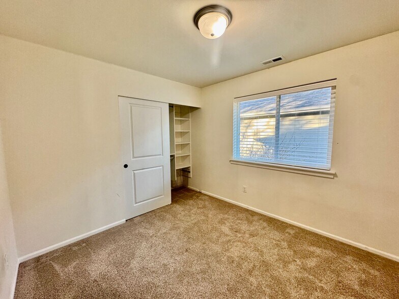 Building Photo - Woodinville Home!