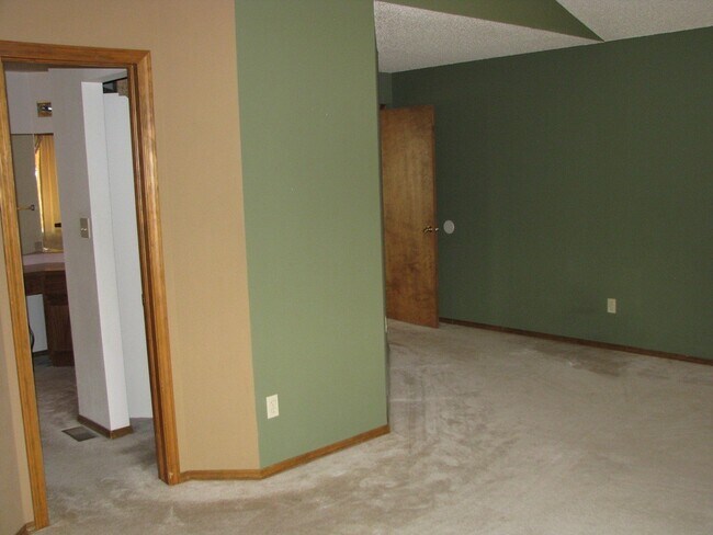 Building Photo - 8668 Chancellor Dr