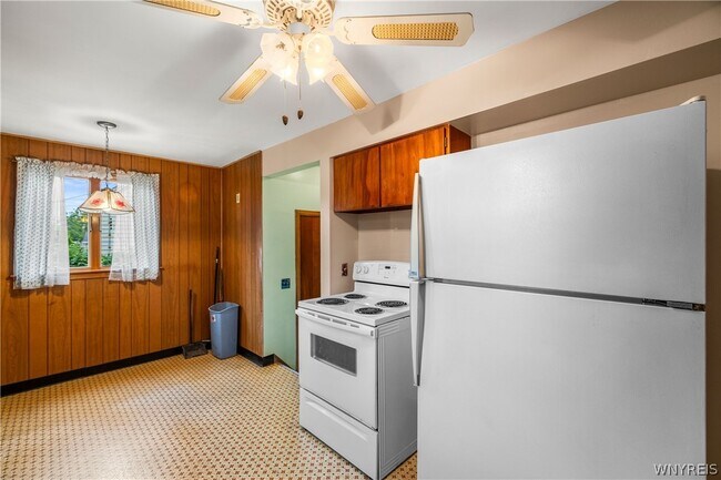 Building Photo - 6 Nokomis Pkwy