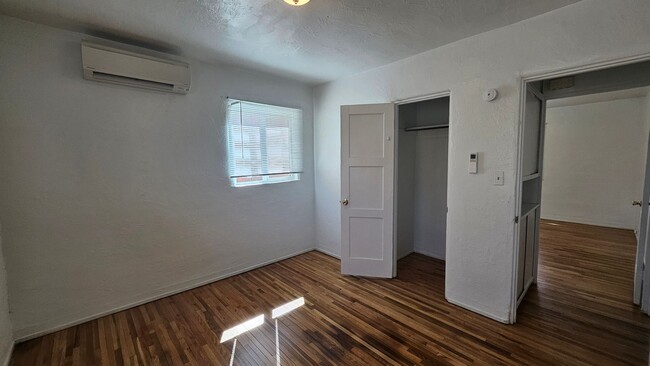 Building Photo - 2 Bed 2 Bath, office+ W/D Hook up