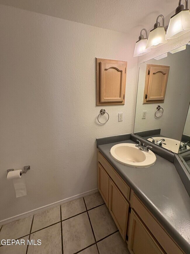 Building Photo - 12625 Tierra Tigre Ave