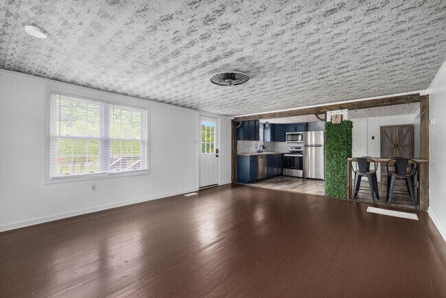 Building Photo - 207 Morelock Dr