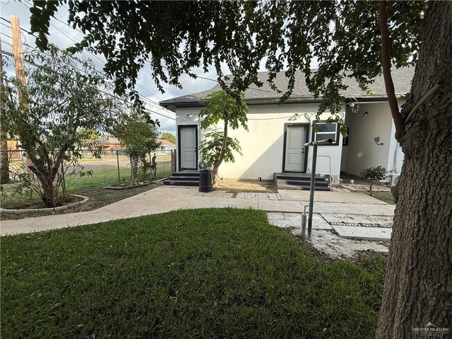 Building Photo - 8 Miller Ave