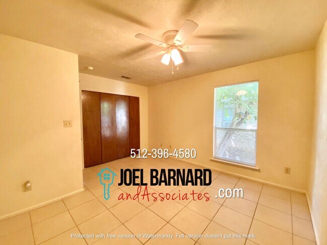 Building Photo - Available August 9: 3 Bedroom, 2 Bath Stan...
