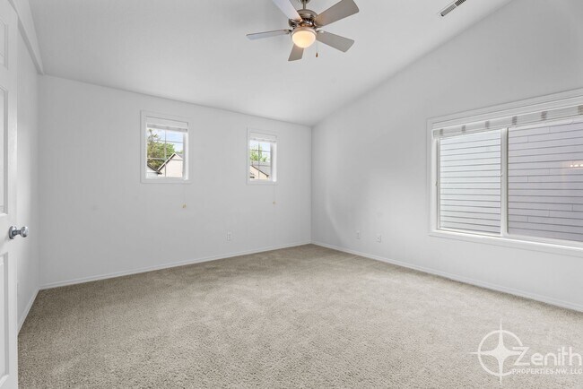 Building Photo - Inviting 3 Bedroom Washougal Home with Lar...