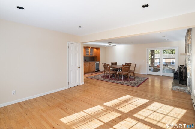 Building Photo - 48 Lanell Dr