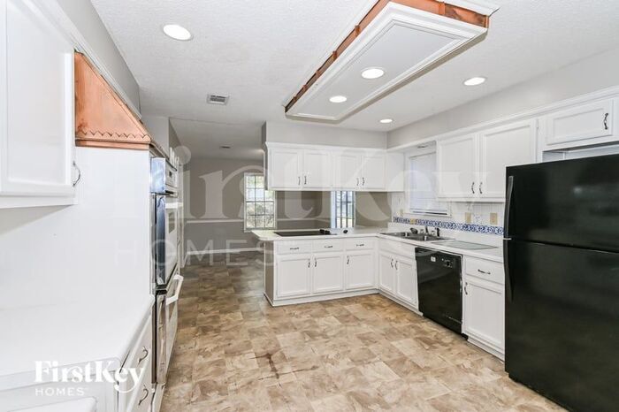 Building Photo - 1053 Boones Hollow Dr