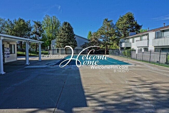 Building Photo - Convenient & Cozy Ground Level Condo Near ...