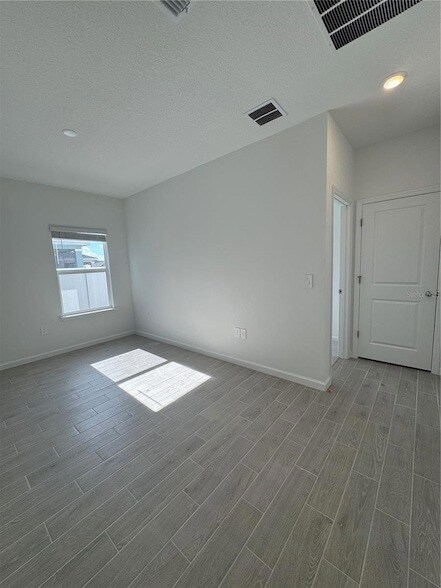 Building Photo - 6582 SW 89th Loop