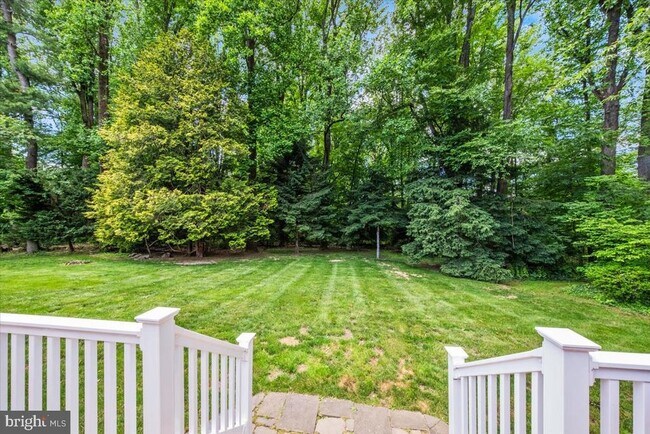 Building Photo - 40 Pine knoll Dr