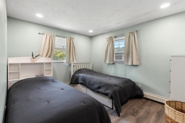 Building Photo - 18 Brookfield Dr