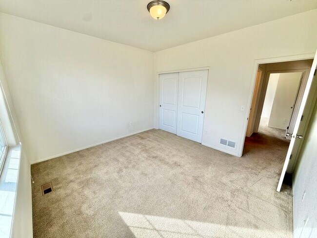 Building Photo - Beautiful 3 Bed / 2 Bath Home in Wellington!