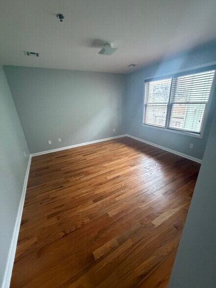 Building Photo - 104 Luttgen Pl