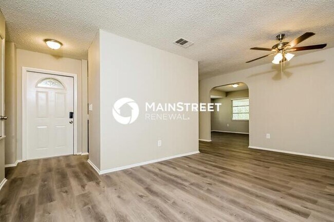 Building Photo - 3 Bedroom Pet-Friendly Home in NORTH PORT, FL with Main Street Renewal