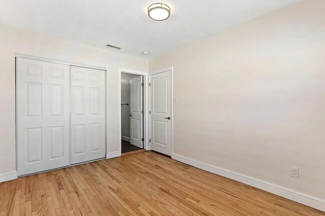 Building Photo - Charming 3BD/2BA Hermosa Beach Bungalow