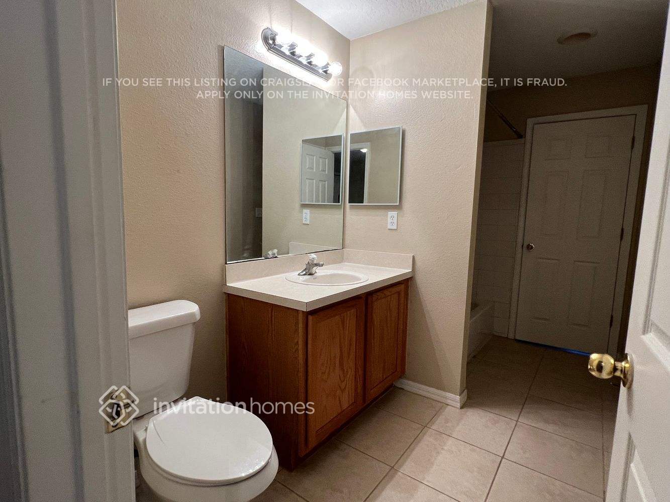 Building Photo - 1047 Lakeview Oaks Dr