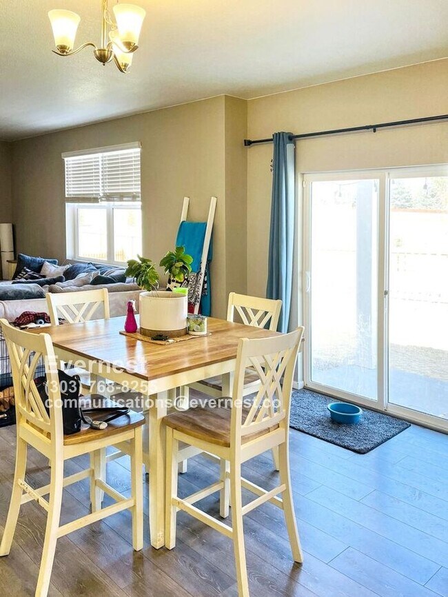 Building Photo - Spacious 4-Bedroom Home with Modern Comfor...