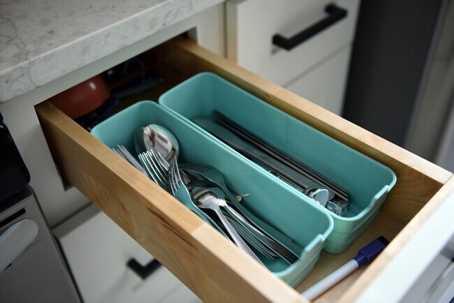 Building Photo - 444 Oneida St