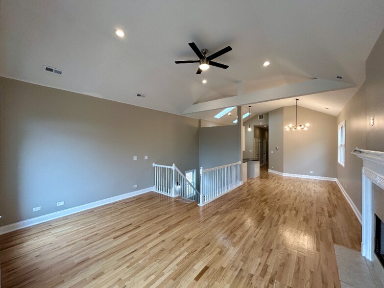 Building Photo - 5331 S Calumet Ave