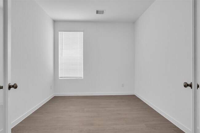 Building Photo - 29527 Saddleview Dr