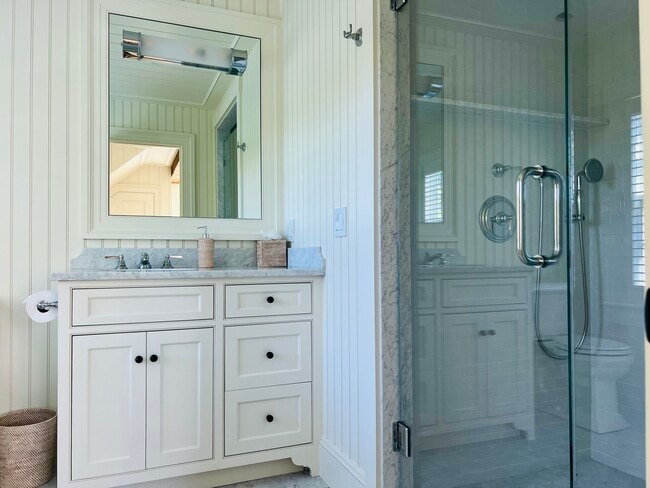 Building Photo - 3 Field Club Ln