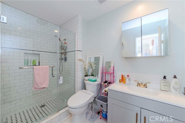 Building Photo - 358 S Gramercy Pl