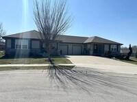 Building Photo - 2 Bed | 2 Bath | 1 Car Attached Villa with Unfinished Basement