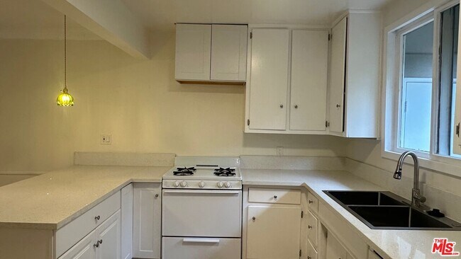 Building Photo - 3901 4th St