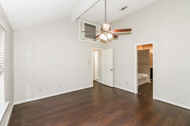 Building Photo - 24102 Scrivener Ln