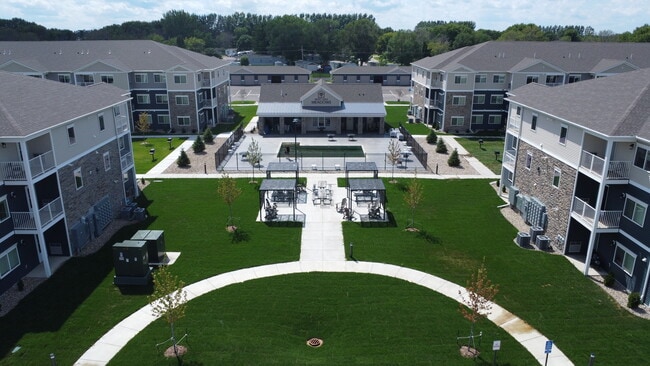 Building Photo - West Lake Meadows