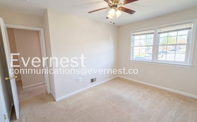 Building Photo - 2325 McClellan Ct