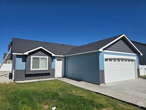 Building Photo - For Rent: Remodeled 3 Bedroom, 2 Bath Home...