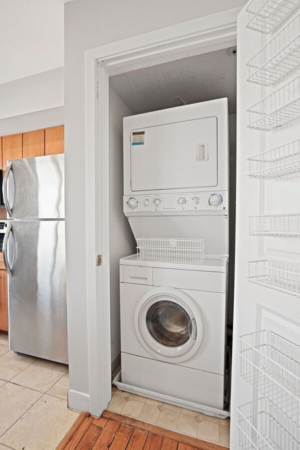 Building Photo - 420 16th St SE