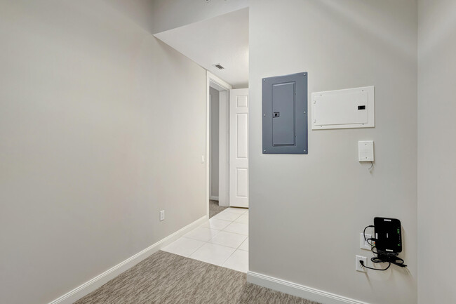 Building Photo - 34 Harbour Isle Dr W