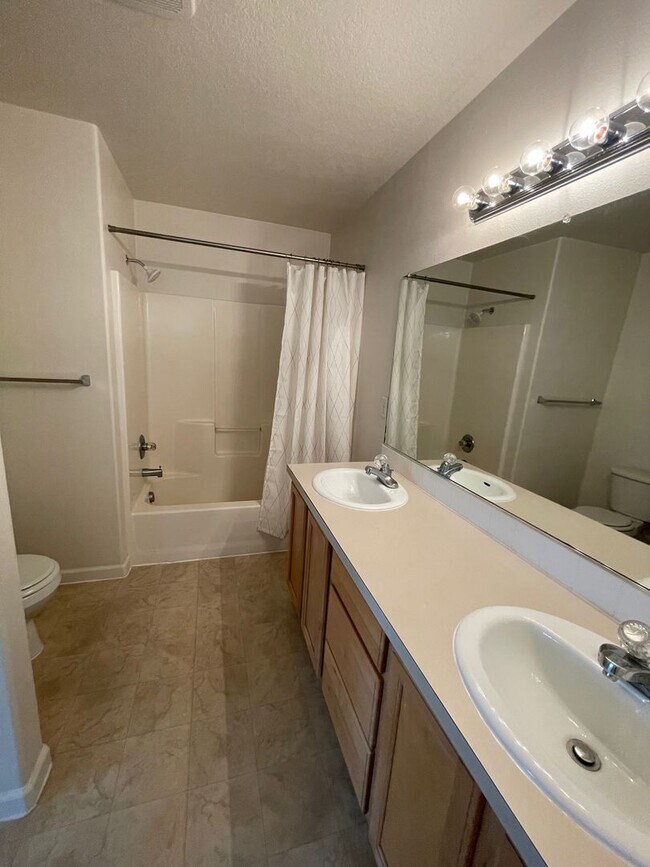 Building Photo - 6220 SW 182nd Terrace