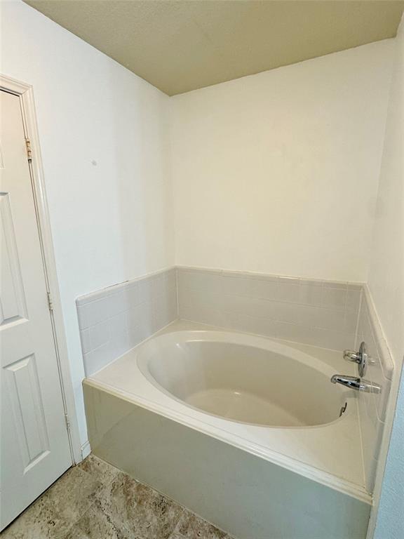 Building Photo - 14218 Cypress Meadow Dr